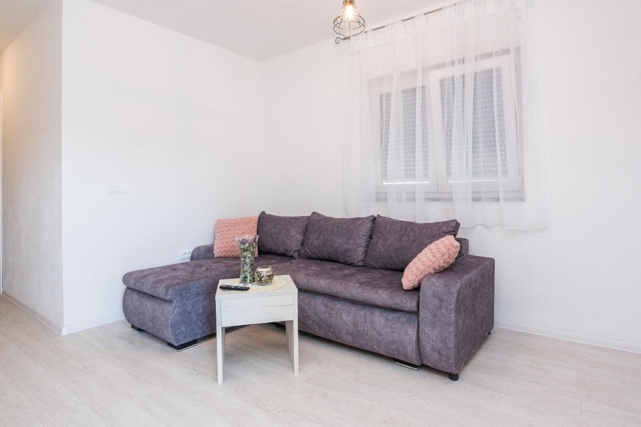 Apartments Krpan Vir Ngoại thất bức ảnh