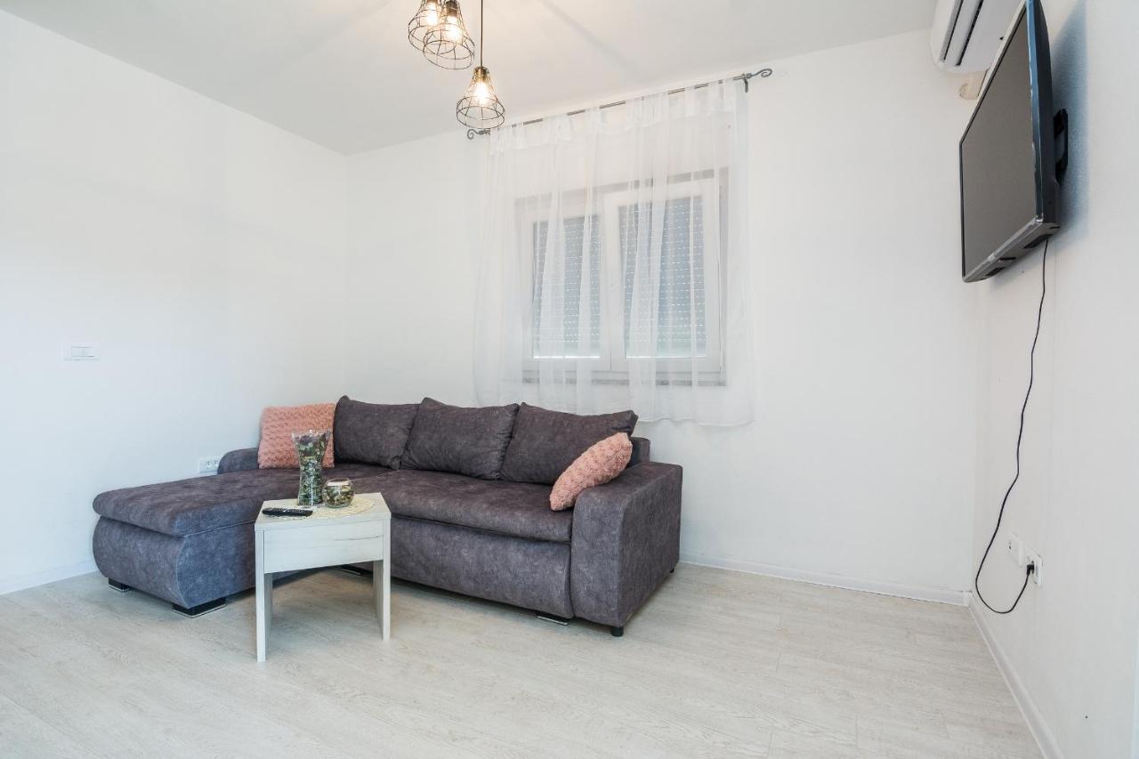 Apartments Krpan Vir Ngoại thất bức ảnh