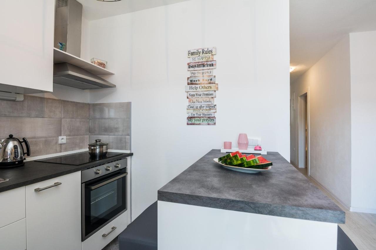Apartments Krpan Vir Ngoại thất bức ảnh